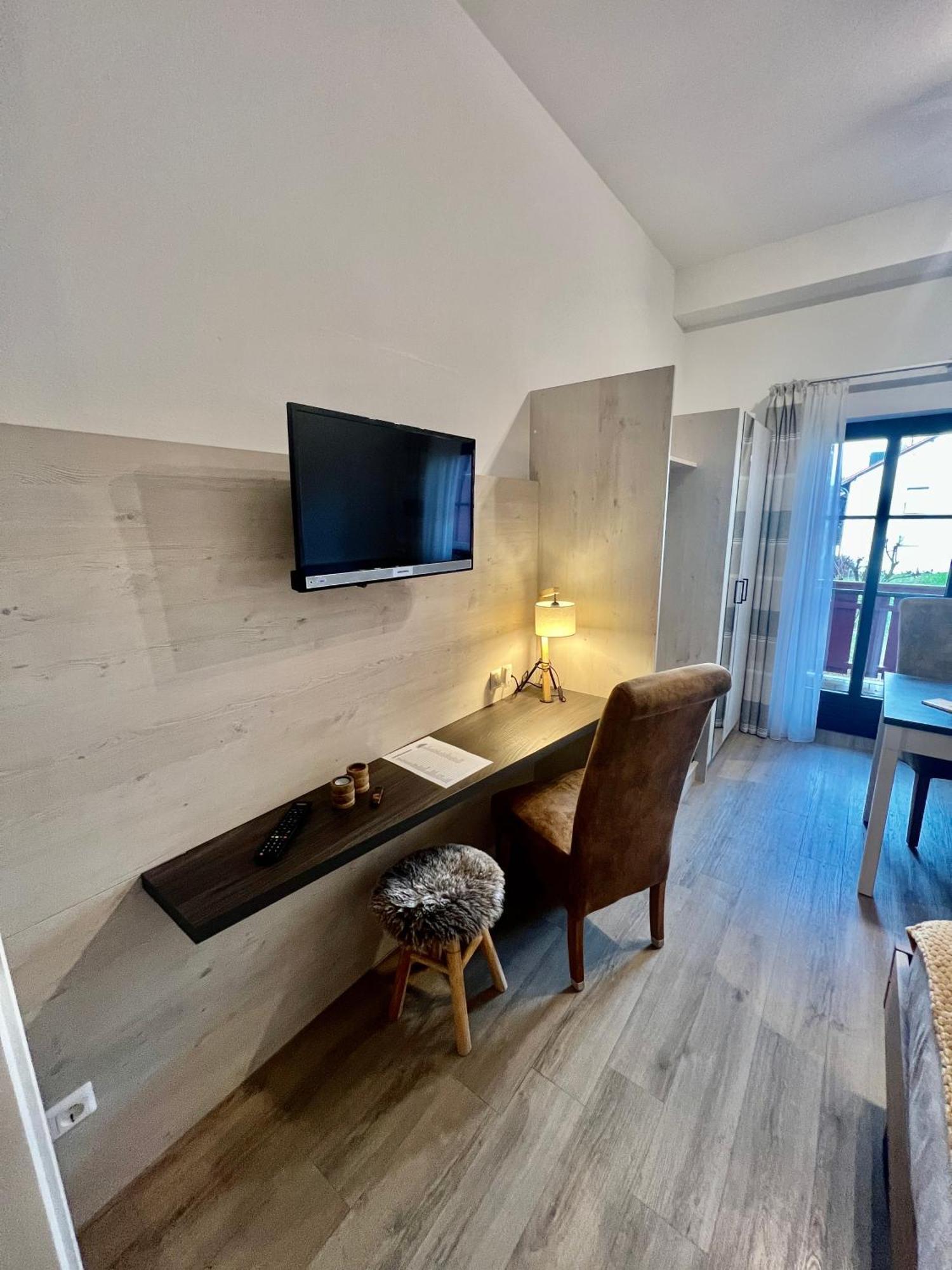 Wunderschoenes Apartment Mit Bademantelgang Zur Wohlfuehltherme Бад-Грісбах Екстер'єр фото